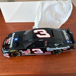 Dale Earnhardt #3 Goodwrench 1:24 Action Diecast Bank w Box